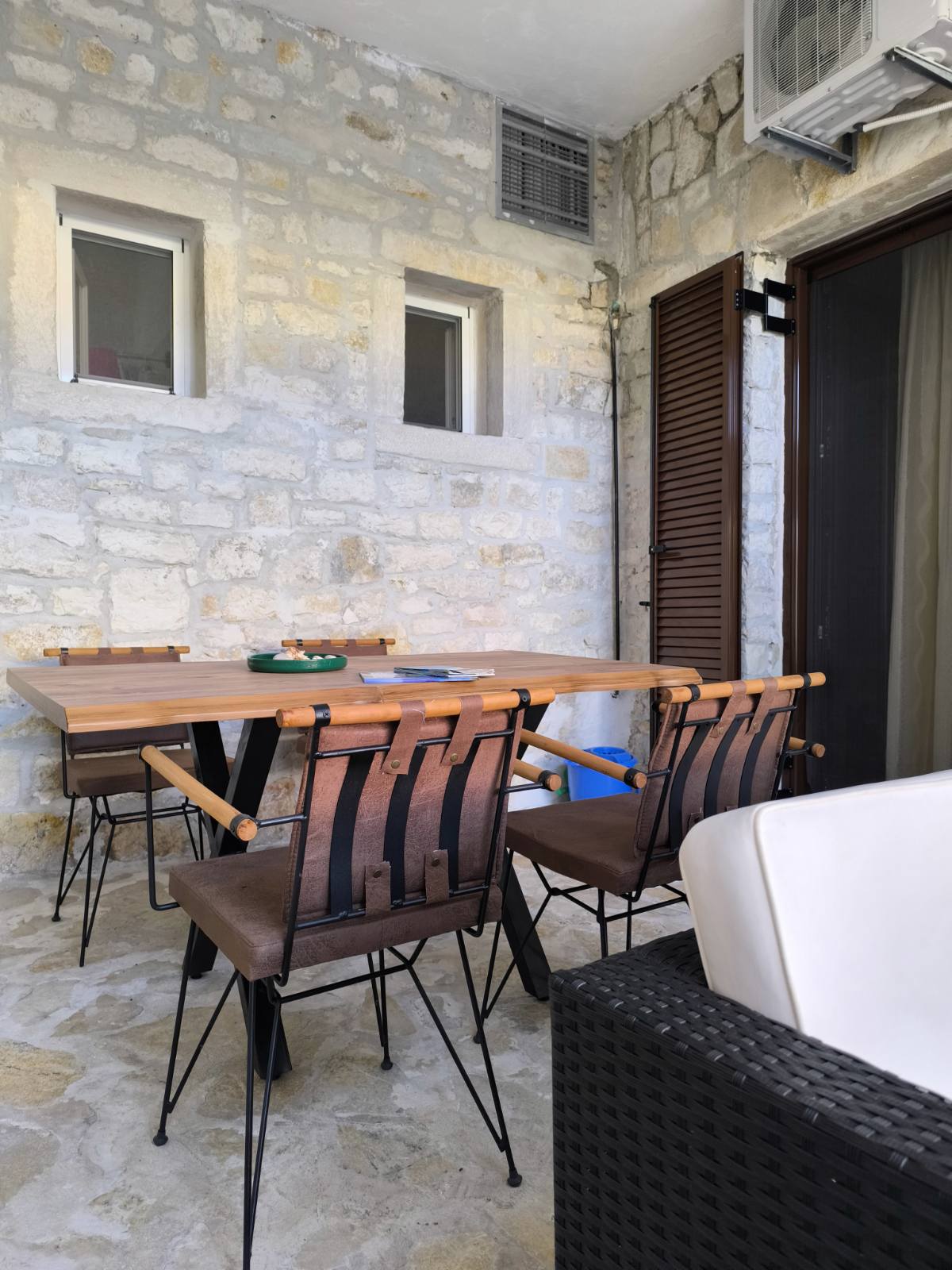 GARDEN HOUSE 37